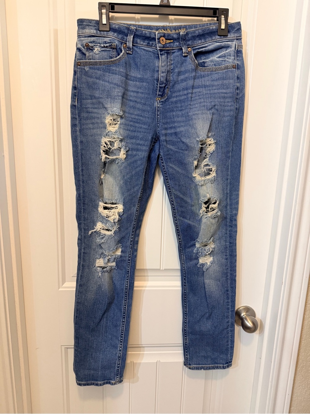 Arizona Jean Company Women's Blue Ripped Skinny Jeans